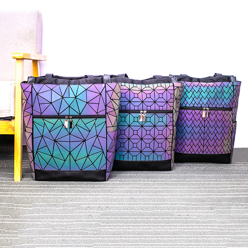 2024 Autumn and Winter New Fashionable Colorful Lingge Large Capacity Travel Mountaineering Luggage Backpack_voghion.com