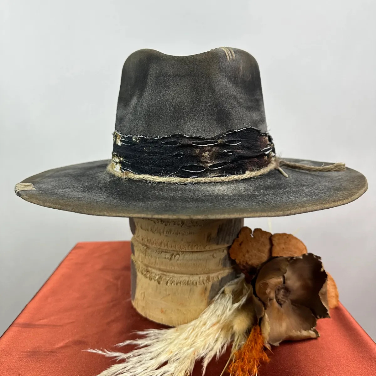 Ethnic style with worn-out woven straps, pure felt hats, outdoor fashionable wool hats_voghion.com