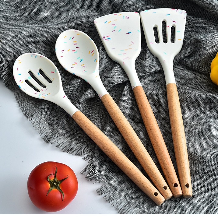 Creative kitchenware wooden handle silicone spatula kitchenware household tools kitchen wooden spatula wooden handle high temperature resistant silicone kitchenware