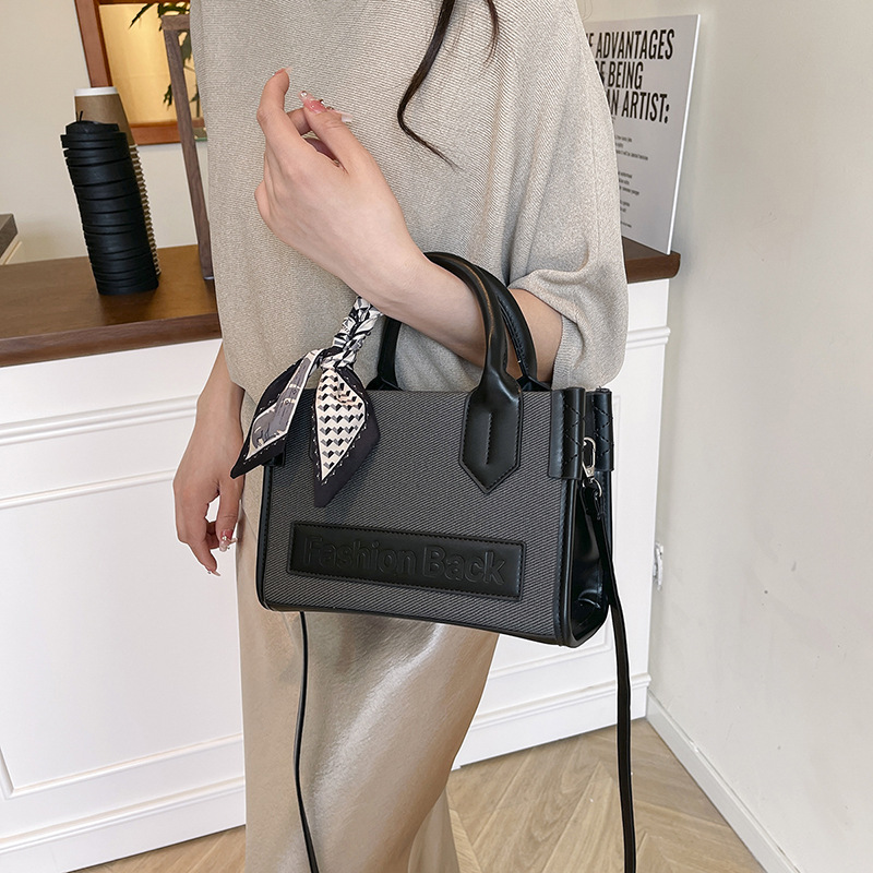 Bolso Tote popular de este año, nuevo bolso de verano 2025, bolso de hombro con letras de color en contraste, bolso de mensajero casual para mujer