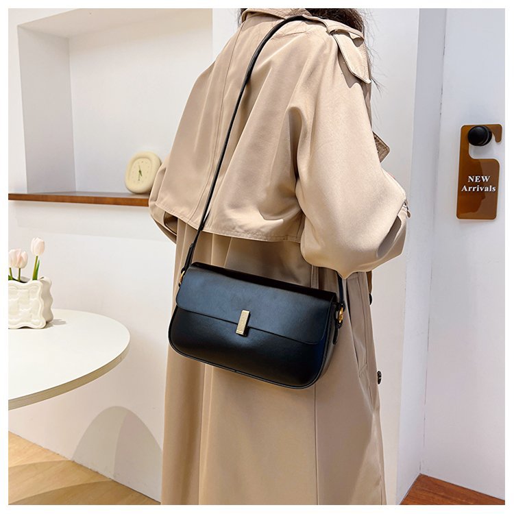 Semplice piccola borsa quadrata per le donne 2023 nuova borsa a tracolla alla moda e alla moda, borsa a tracolla in morbida pelle_voghion.com