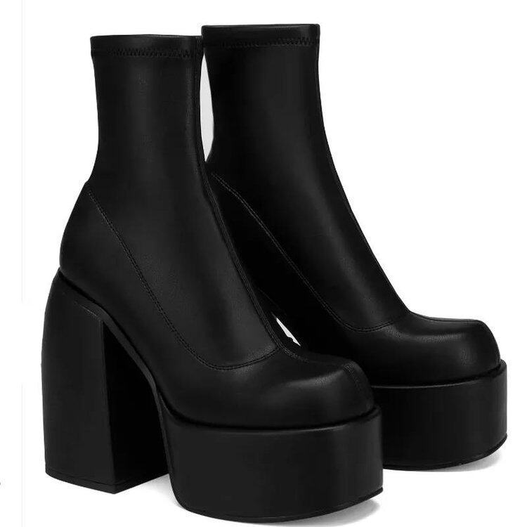 2026 otoño y invierno nuevo estilo de cabeza cuadrada de talón alto tablero impermeable elástico delgado botas delgadas de talla grande para desfilar botas cortas de mujer transfronterizas
