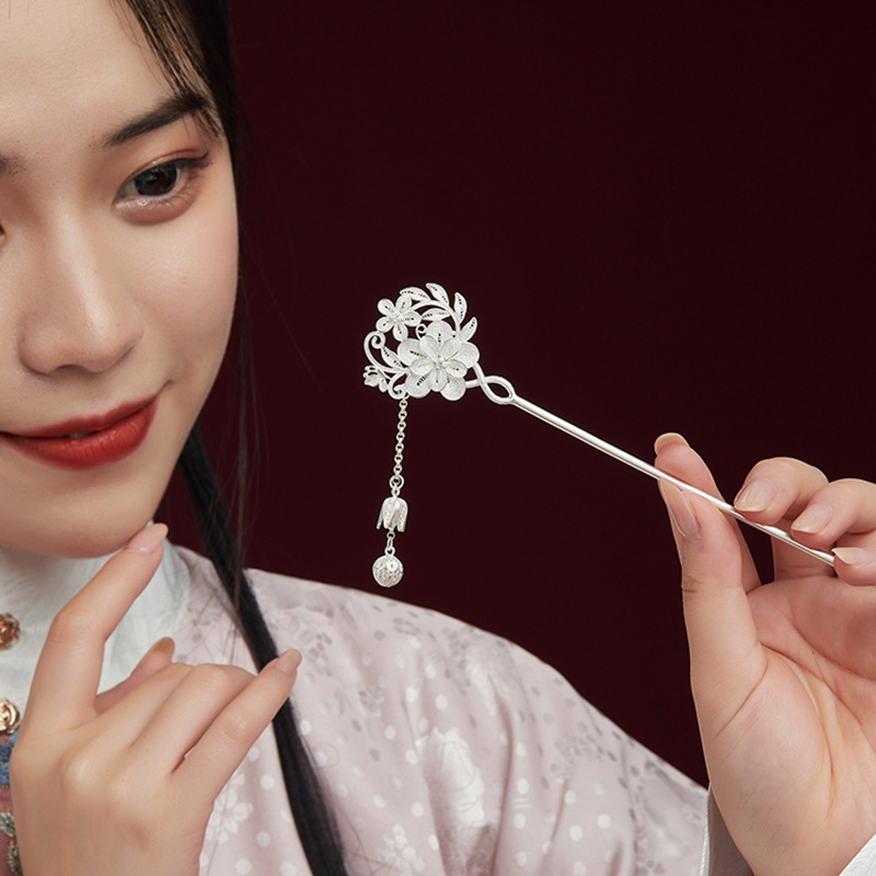 足銀の金メッキのかんざしの花の糸の工芸は花を作って蝶の漢服の新婦を引き連れます。