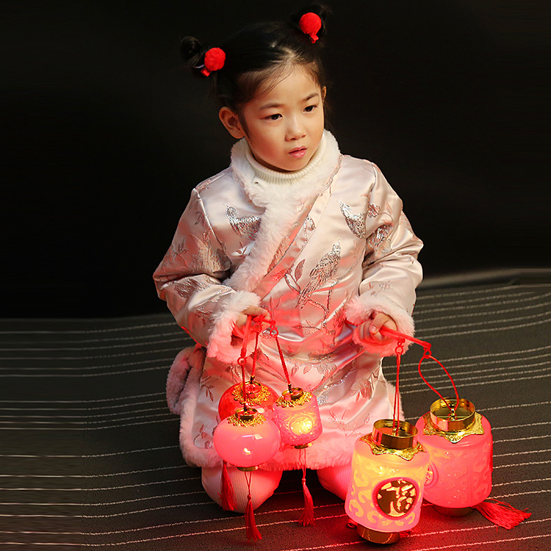 New Year Handheld Glowing Crystal Lantern Decor for Children, Handheld Lantern for Spring Festival and Lantern Festival, Lantern Ornament for Scene Decoration
