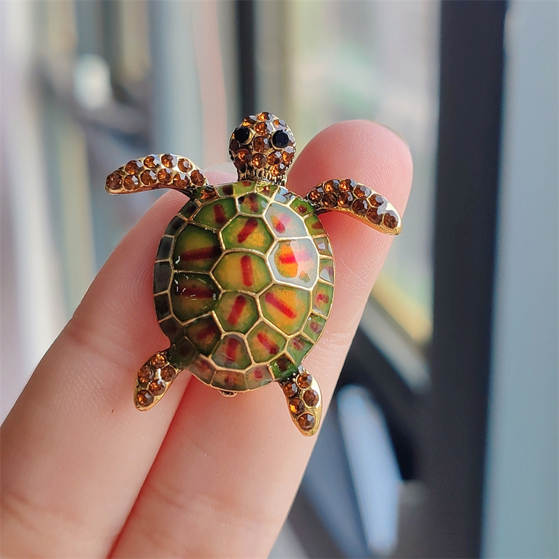 Creative Diamond-embedded fashion turtle animal brooch personality exaggerated dripping badge retro pin clothing accessories