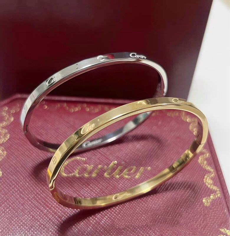 V-gold titanium steel, direct sales from the manufacturer, narrow version bracelet with clasp, stainless steel jewelry factory bracelet with one stud and one link