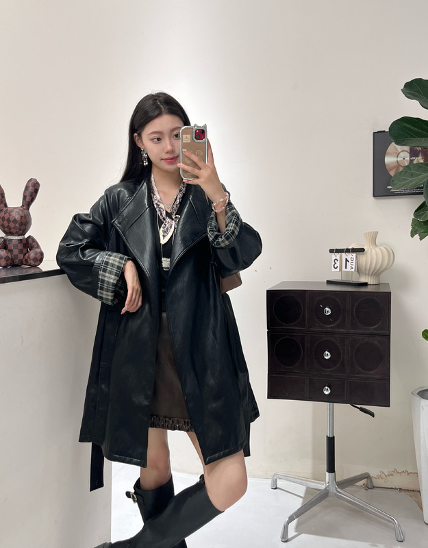 金属丝蛋白皮 极简松弛拼格纹皮风衣外套女|undefined