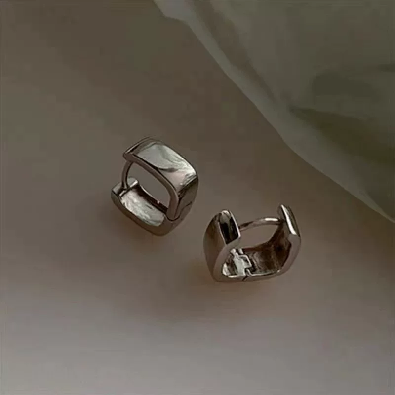Квадратные серегы, японский и корейский, серебро 925 образец