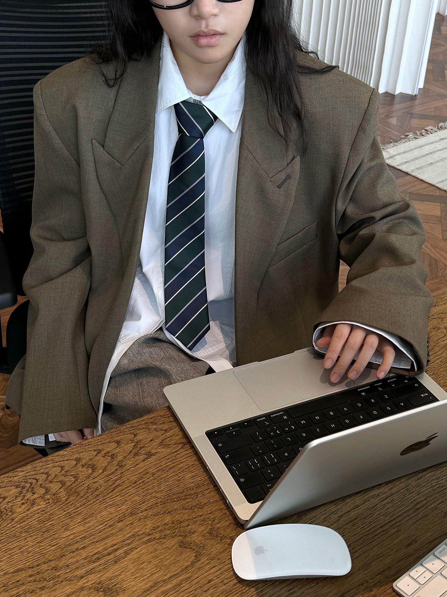 盧浮春の新型パリの古いお金は静かで豪華で、高智感があります。