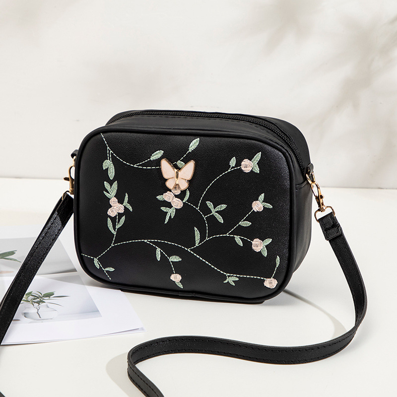 Bolsas de cámara de hombro de moda de mariposa decoración 2024 bolsas de mujer verano y otoño nuevo estilo de personalidad de bolsas de cambio inclinadas