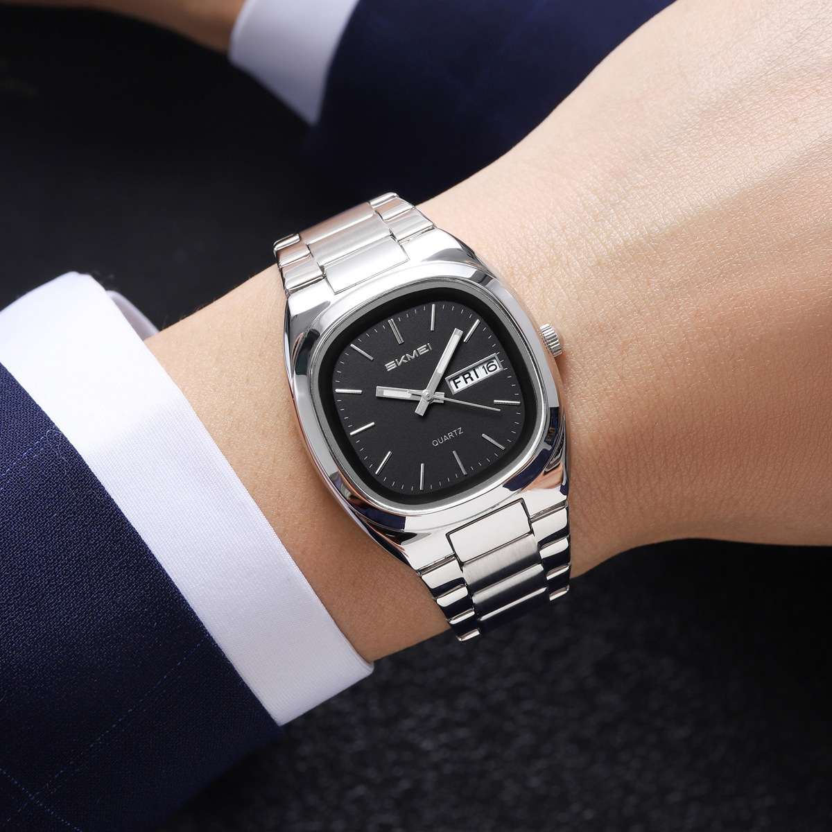 Momentos de moda simple reloj de cuarzo de acero cuadrado reloj de cuarzo unisex doble calendario ahora transfronterizo al por mayor