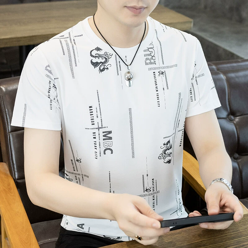 2025 летняя новая короткая футболка в корейском стиле, модная универсальная с принтом, быстросохнущая, стильная мужская одежда с коротким рукавом, трендовый бренд.