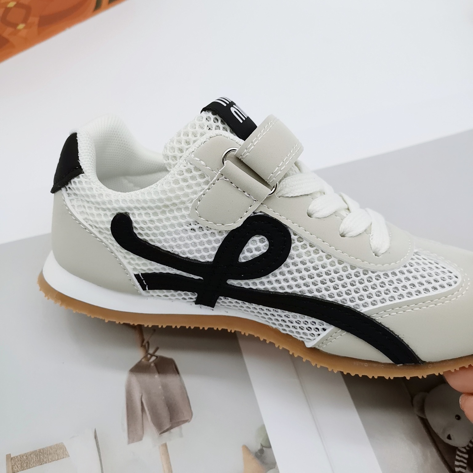 Zapatos de malla para niños, nuevos zapatos deportivos casuales de malla transpirable para niños, estilo veraniego para estudiantes.