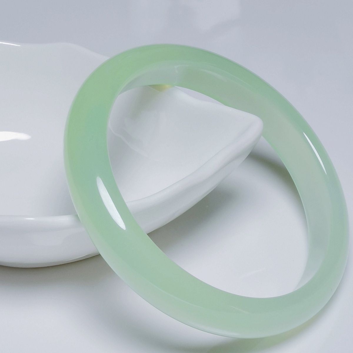 natural High grade matte Boutique superior quality fresh Green lake Apple green agate Chalcedony Bracelet Jewelry Girl models