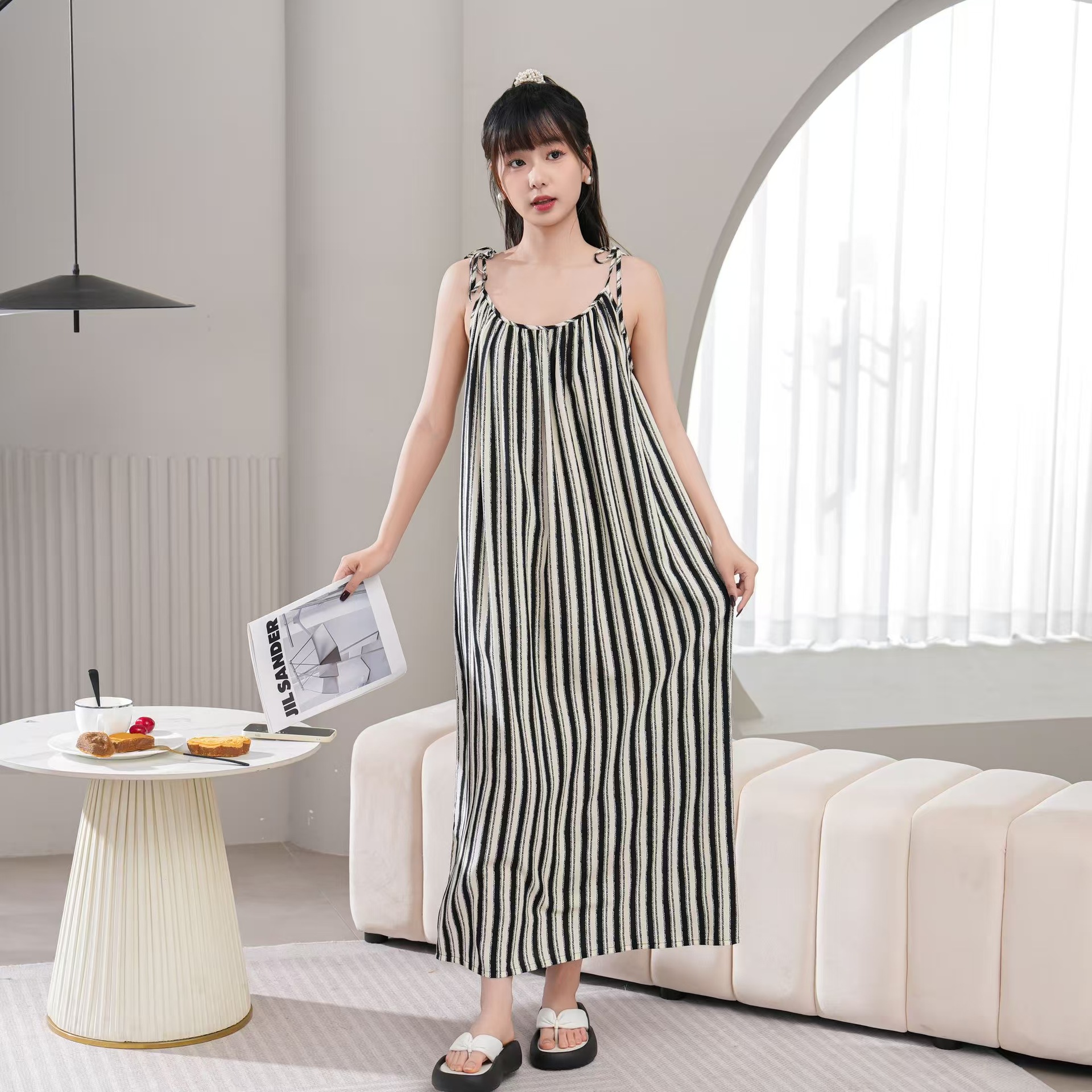 흑백 세로 줄무늬