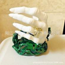 f}ֲԡb[ŮҺ̨Witch Hand SOAP HOLDER