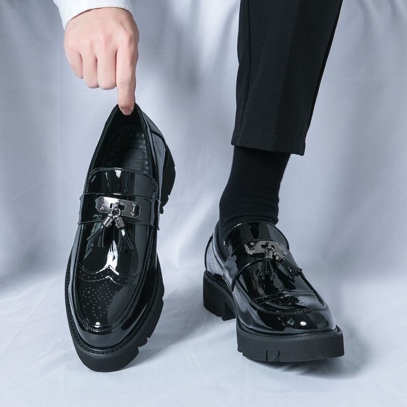 2025 Men's Business Casual Pointed Toe Thick Sole Patent Leather Brogue Youth Trend Korean Style Trendy Shoes_vogvips.com