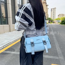 休闲斜挎包个性运动大容量单肩包旅行斜肩背包多隔层时尚工装包女