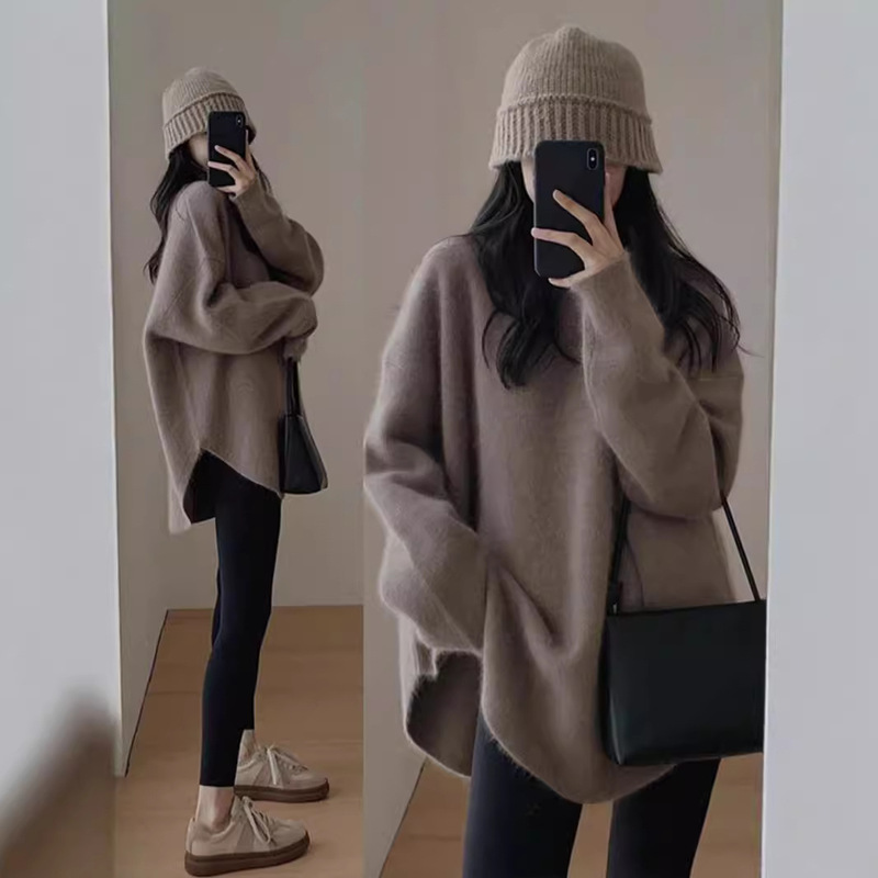 Mid-Length Sweater for Women, Autumn and Winter Thickened White Knit Base Layer Top, 2026 New Style, Paired with Shark Pants Mid-Length Sweater for Women, Autumn and Winter Thickened White Knit Base Layer Top, 2026 New Style, Paired with Shark Pants