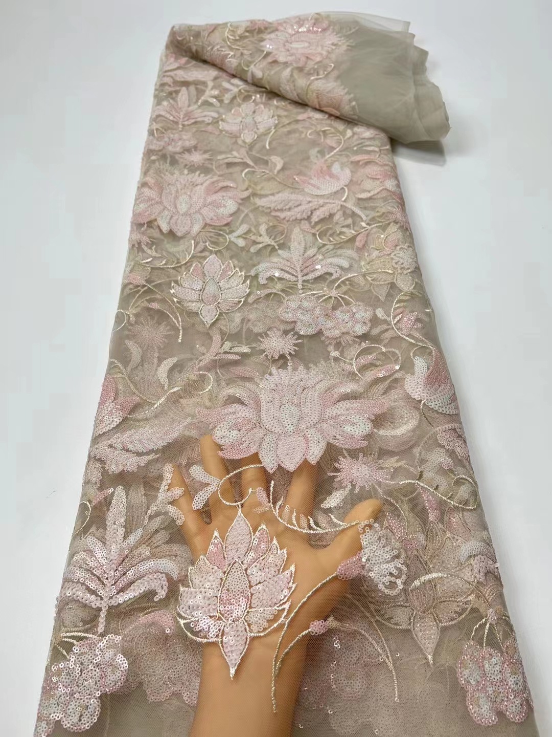 Teñido de punto flor grande suave malla fina encaje europeo y americano fishtail vestido noche lentejuelas tela JX2446
