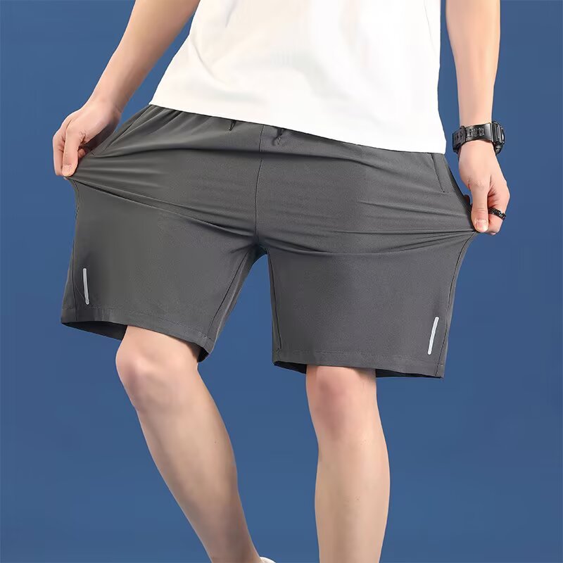 Pantalones de cinco puntos de verano para hombres con una sensación de hielo delgada secado rápido y transpirable, pantalones cortos deportivos de baloncesto casuales de tamaño grande