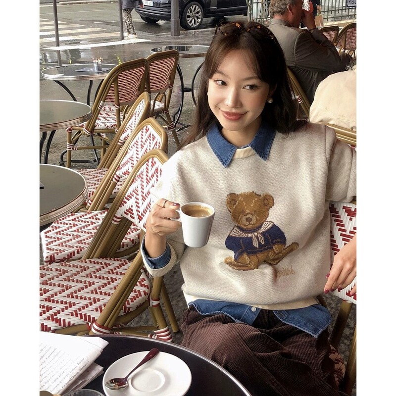 The New 2026 Autumn Collection Features a Sweater of the Same Style as the One Worn by Korean Designer Mar*The's Cha Jung-Won/Ga Won-Hee The New 2026 Autumn Collection Features a Sweater of the Same Style as the One Worn by Korean Designer Mar*The's Cha Jung-Won/Ga Won-Hee
