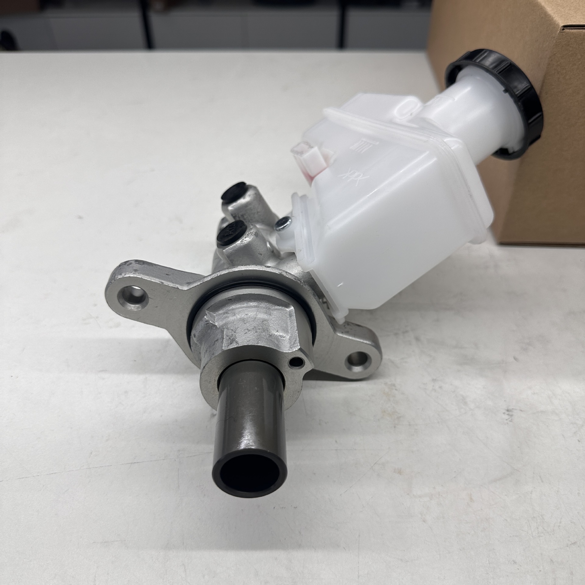 51100-65J10 5110065J10 M630729 Is Suitable for Suzuki Super Vitara Brakes