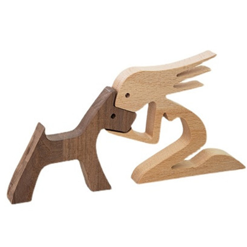 Decoración simple decoración creativa animal de madera perro y familia Estructura de escritorio hecho a mano humano y perro talla de madera adornos