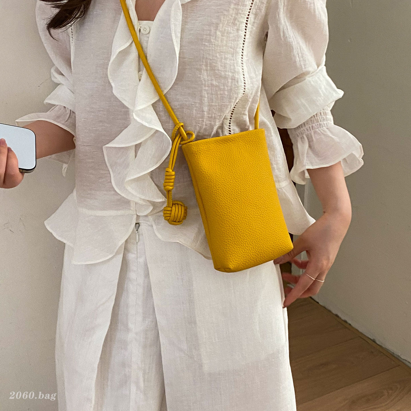 2026 bolso de hombro para teléfonos móviles nuevo diseño bolso de verano nicho de viaje universal moda popular para mujeres