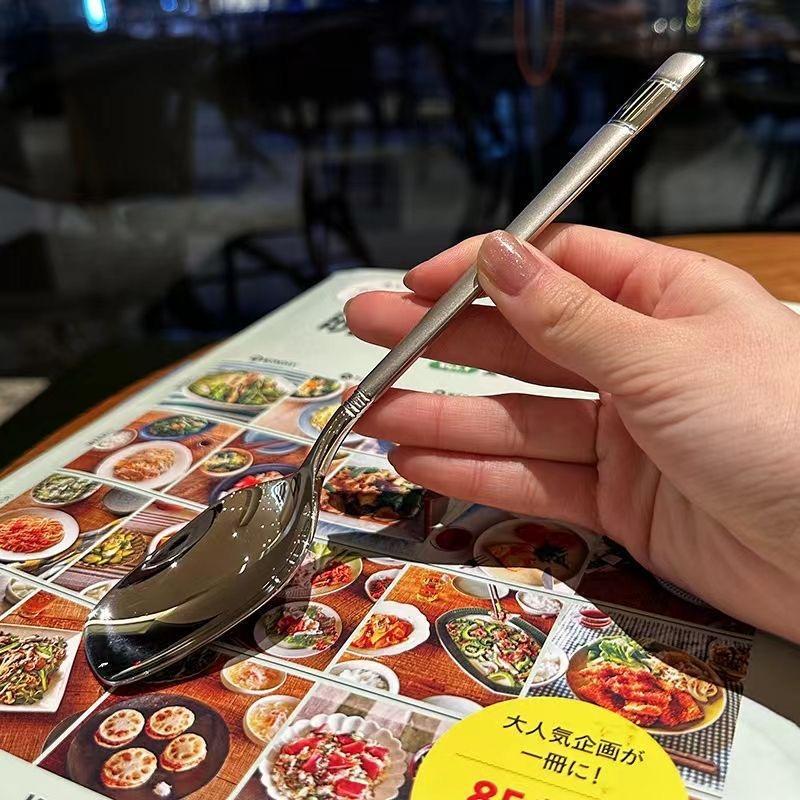 洗練されたスプーン高颜値家庭用スプーンはご飯スプーンを食べてスイカスプーンステンレススプーンのサブネット赤スプーンを食べます|undefined