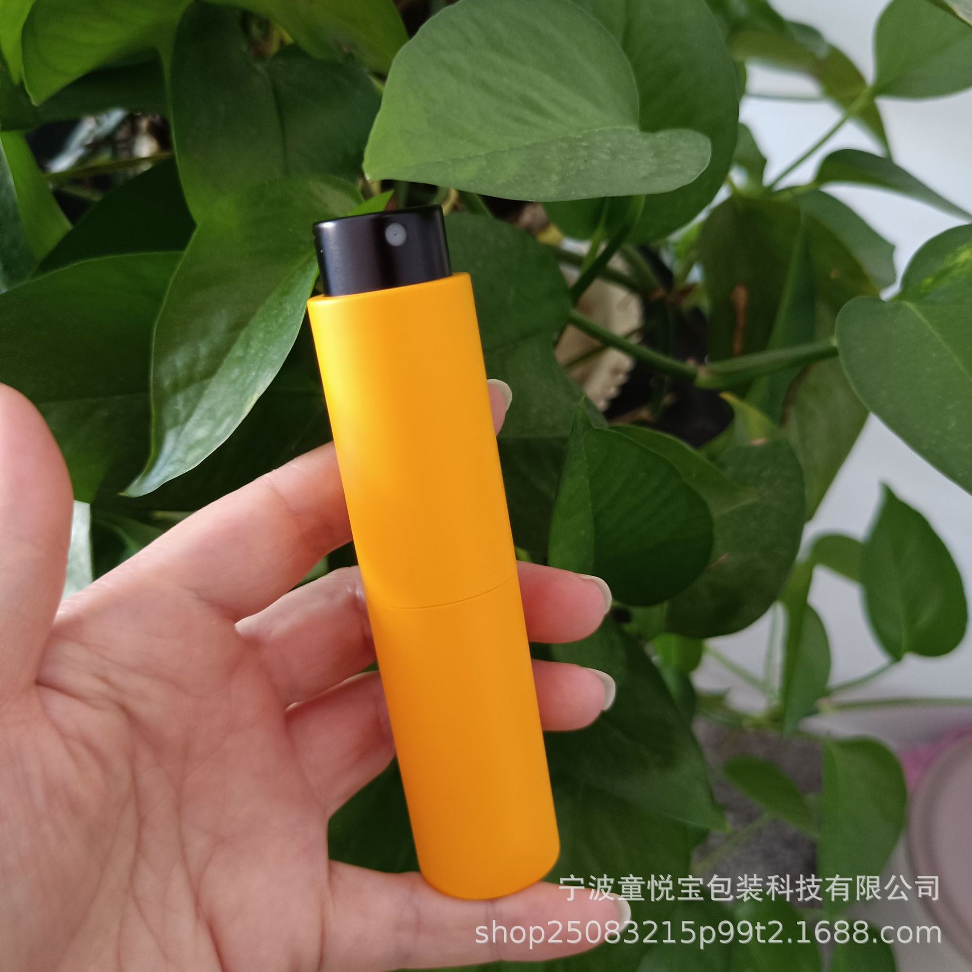 Fabricantes de botellas de perfume recargables telescópicas giratorias de 8 ml con pintura táctil y de color degradado, botellas de spray bucal, etc., en stock, entrega inmediata.