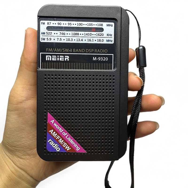 Transfronteriza venta caliente portátil FM radio FM radio multibanda carga FM mini pequeño receptor de radio