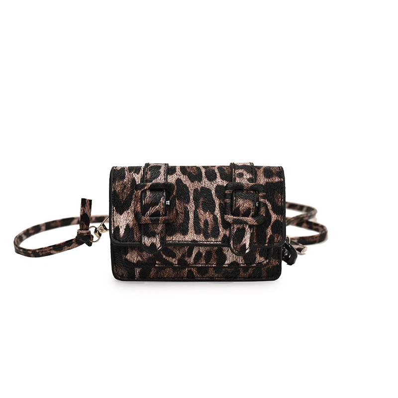 Otoño e invierno bolso de leopardo 2024 nuevo bolso de cadena de moda ligero y lujoso, mini bolso pequeño.