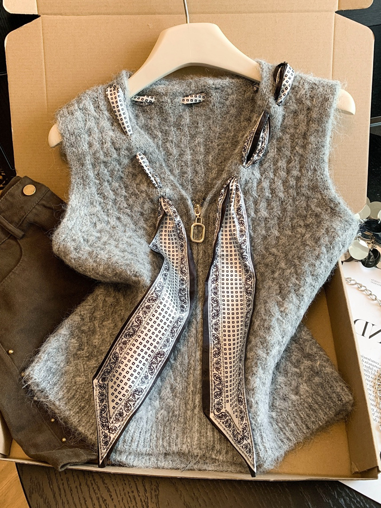 Design knitted spring vest sleevless