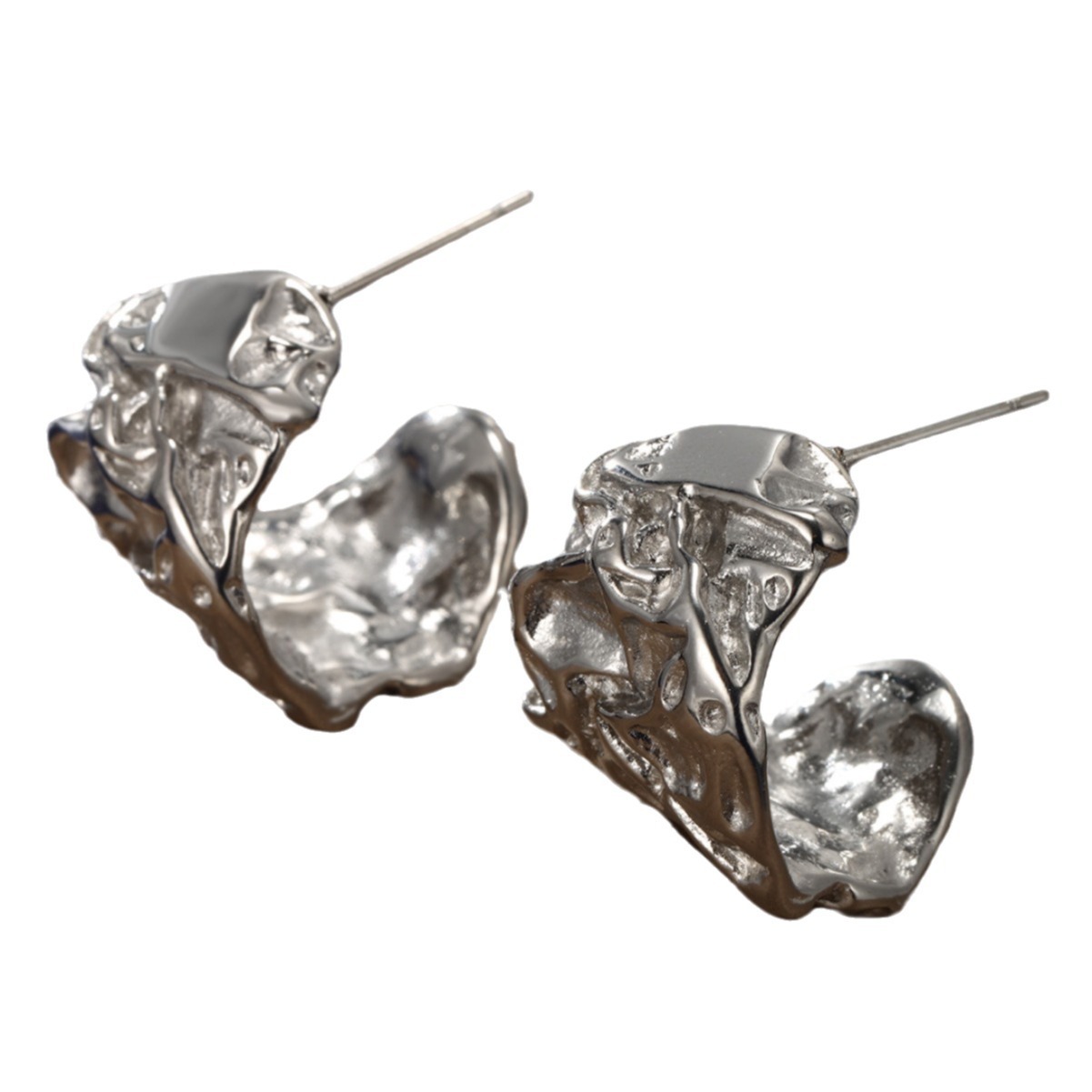 Xuping metales europeos y estadounidenses de alta calidad aretes plegados nicho retro exagerado pernos de diseño de moda aretes al por mayor