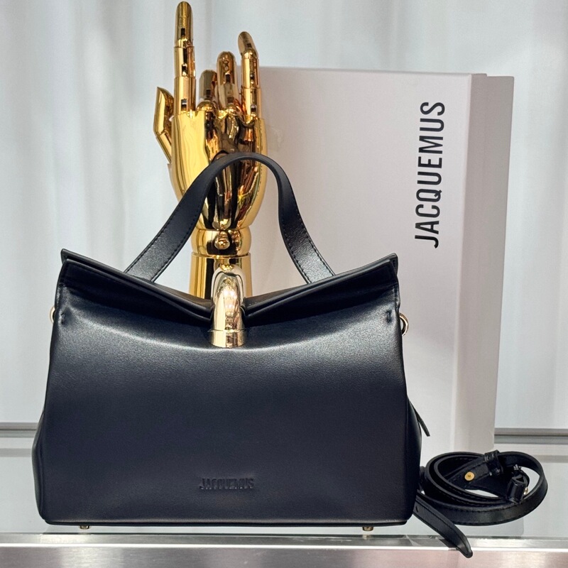 2026 New Handbag Jacquemus Le Grand Bambino Series Light Luxury Bag with a Niche High-End Feel
