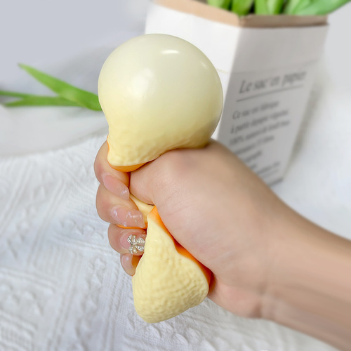 Yiwu wholesale cross-border new and unique flour toast TPR squeeze fun promotional goods student stress relief and venting toys