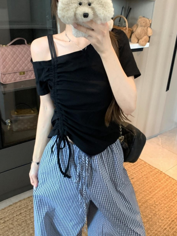 2025 新しいアメリカンホットガールワンショルダー半袖 Tシャツ女性の夏のデザインスリムフィットショートトップトレンディ|undefined