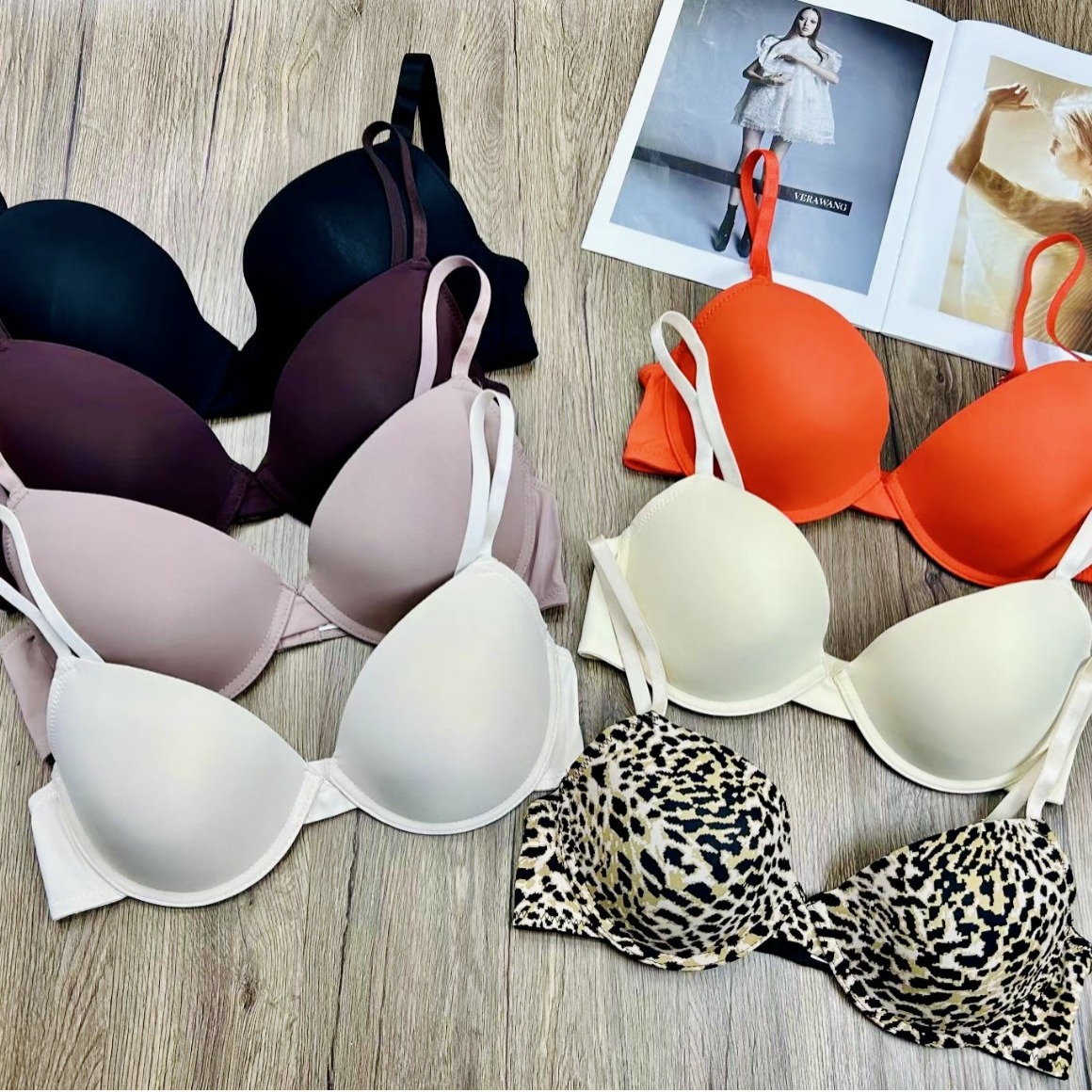 Nuevo comercio exterior europeo y americano ropa interior de dama confortable sujetador de encaje con anillo de acero fabricantes de sujetadores de esponja al por mayor