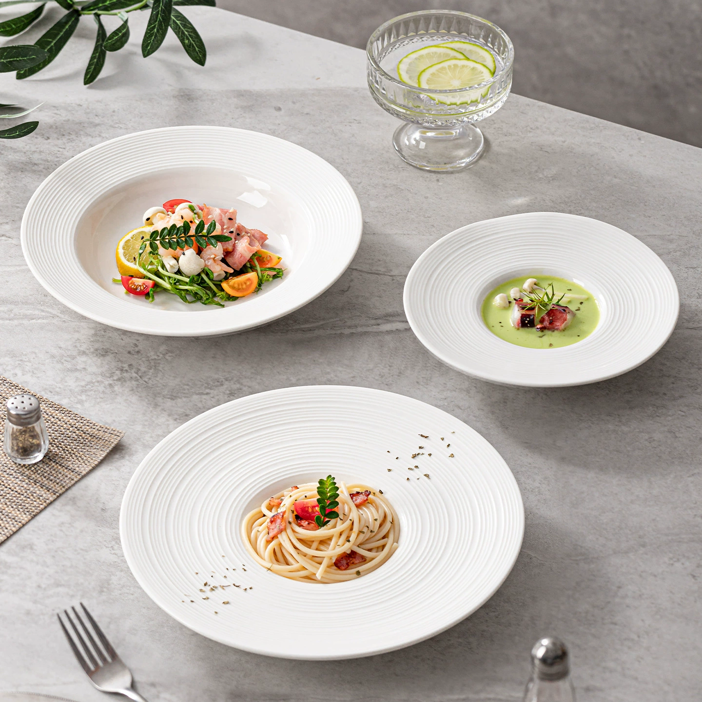 Simple ceramic dinner plate, pure white Western food pasta plate, light luxury straw hat soup plate, household deep plate ceramic plate