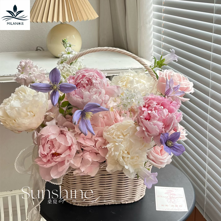 Cestas de flores francesas tejidas a mano cestas de plástico de caña pastorales de viento de caña tejidas de mano cestas de flores salón de flores cestas de flores