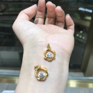 18K Small Sunflower Pendant Au750 Colored Gold Inlaid with Moissanite Diamond Smart Pendant Versatile Clavicle Chain Water Shell Gold