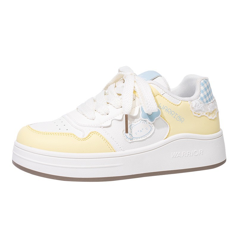 Zapatos de suela gruesa de vello de invierno nuevos zapatos de skateboard de color universal zapatos de algodón calentados cómodos zapatos casuales de viaje diario