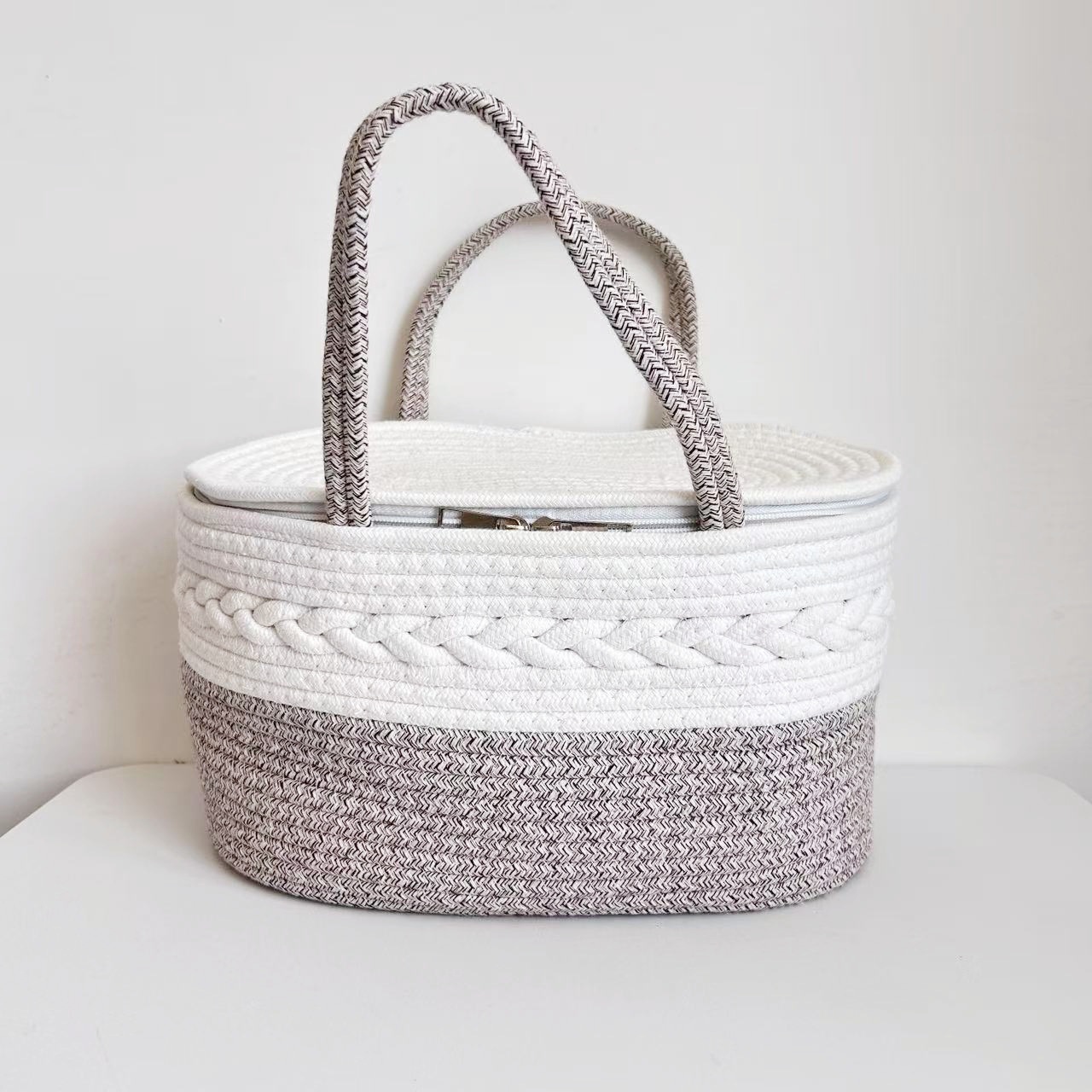 Cesta de pañales para bebés Cesta de almacenamiento de juguetes Cesta de almacenamiento Cesta de mano con borlas Cesta de mano tejida a mano Rejilla extraíble y portátil