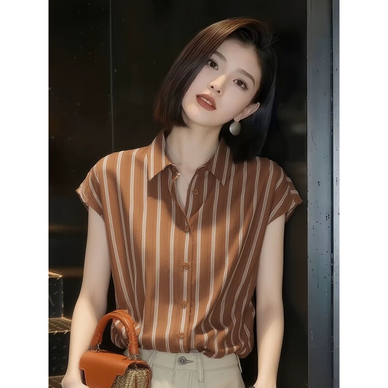 Hong Kong Style Striped Lapel Single-Breasted Shirt for Women, 2026 Summer New Model, Elegant and Versatile, Loose Fit, Slimming, Suitable for Work Hong Kong Style Striped Lapel Single-Breasted Shirt for Women, 2026 Summer New Model, Elegant and Versatile, Loose Fit, Slimming, Suitable for Work