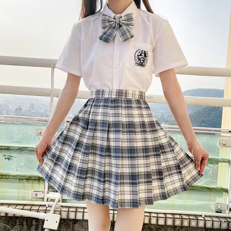 Gentle one -size -fold pleated skirt