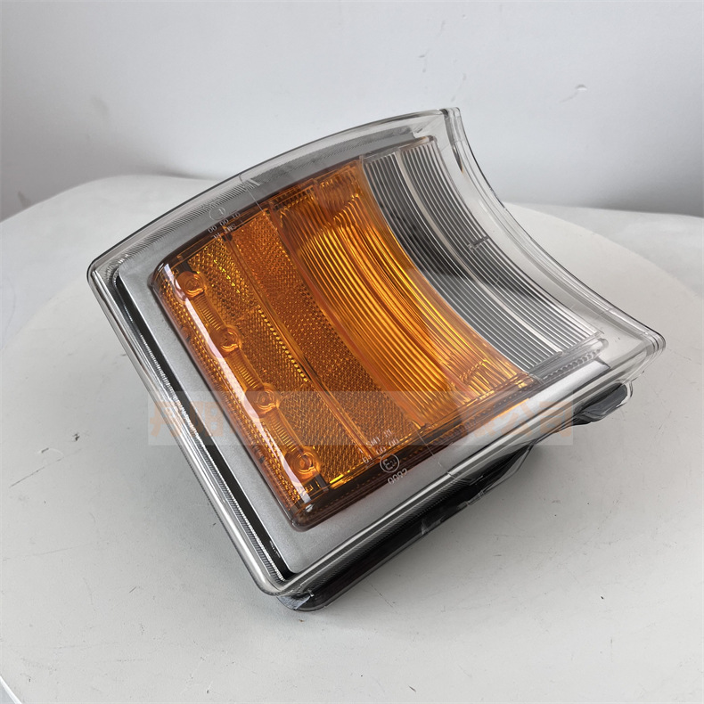 Adaptable a Scania / G450 / R450 / 480 / R560 Camión de luz de dirección de ángulo 1949900