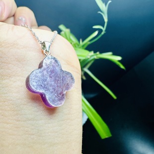 Natural Lepidolite Four-Leaf Clover Pendant, S925 Silver Buckle Inlaid, Four-Leaf Clover Shape Versatile and Fashionable