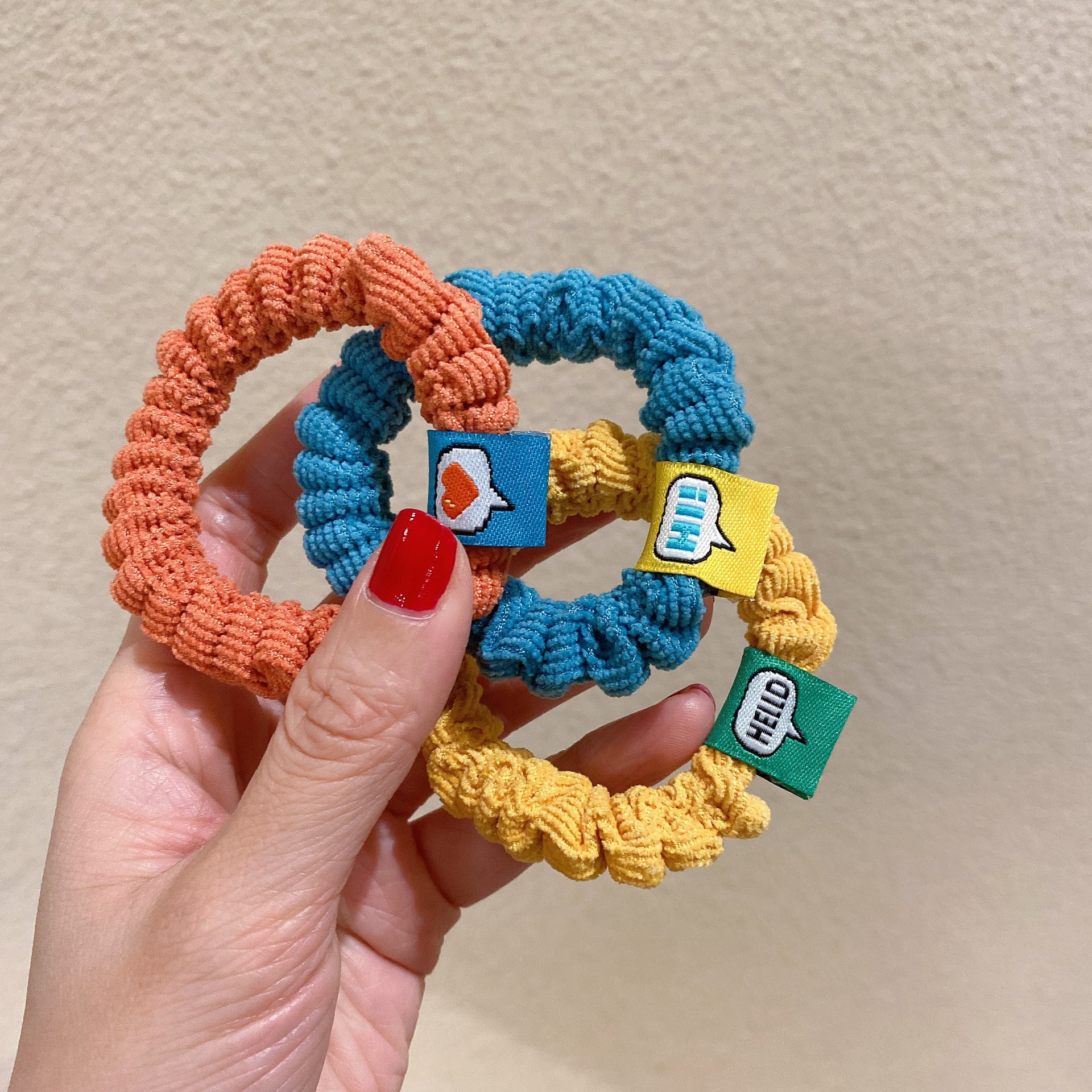 Linda diversión etiqueta de tela cuerda de pelo de pana anillo de pelo de color caramelo cabeza cuerda chica corazón Pequeño intestino anillo japonés y coreano accesorios para el cabello al por mayor