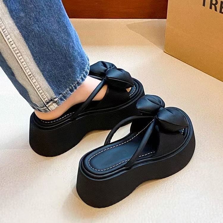 2024 Summer New Hot Style Ouwear Fashionable silver Thick Slippers Women's High-end Dress All-match Sandals and Slippers